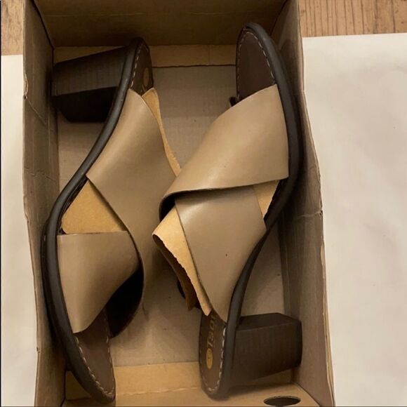 TSONGA DARK BEIGE MULES.  CRISS CROSS STYL… - Picture 7 of 8